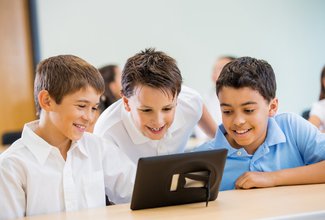 Tackling the topic of fake news in ICT lessons