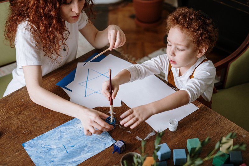 Child_painting.max-60x20_LrUZs6Z.jpg