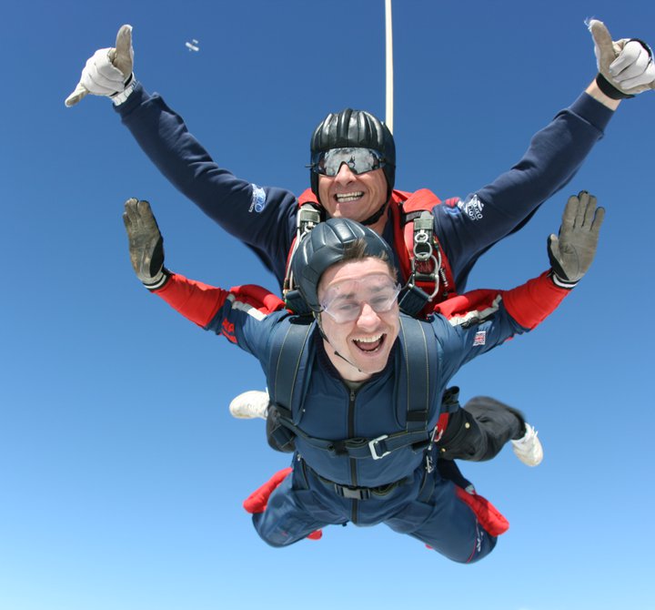 parachuting-parachuting photo - low resolution.jpg